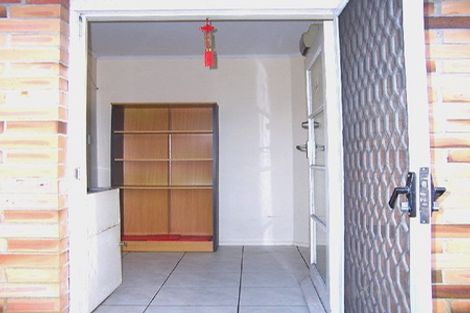 Photo of property in 5/85 Edmonton Road, Henderson, Auckland, 0612