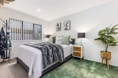 Photo of property in 11 Kapuarangi Lane, Papakura, 2110