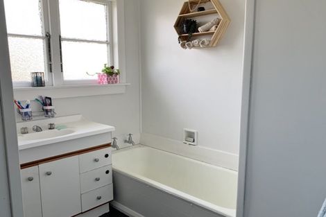 Photo of property in 140 Miranda Street, Stratford, 4332