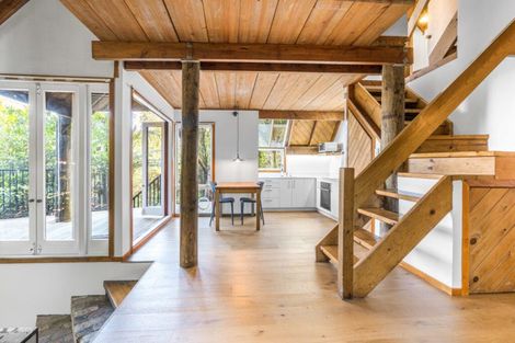 Photo of property in 40 Otitori Bay Road, Titirangi, Auckland, 0604