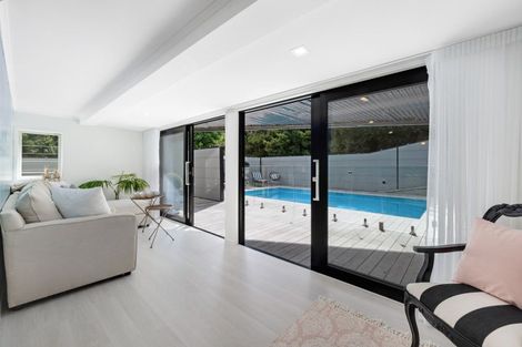 Photo of property in 7 Hartles Place, Mellons Bay, Auckland, 2014