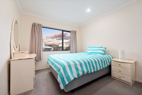 Photo of property in 13 Pyramid Place, Glen Eden, Auckland, 0602