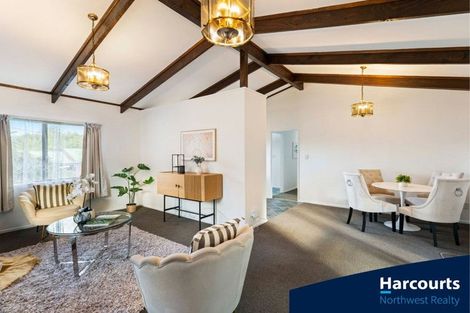 Photo of property in 1/729 Swanson Road, Swanson, Auckland, 0612