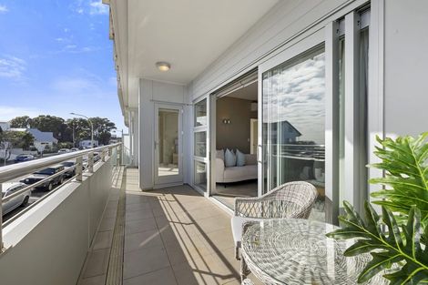 Photo of property in Quarterdeck, 3/4 Buller Street, New Plymouth, 4310
