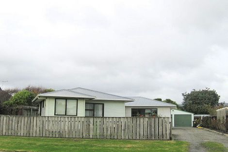 Photo of property in 12 Hadfield Place, Paraparaumu Beach, Paraparaumu, 5032