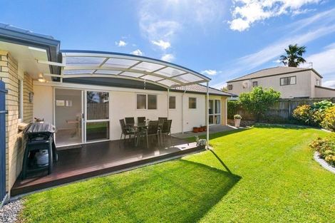 Photo of property in 27 Riverstone Road, Te Atatu Peninsula, Auckland, 0610