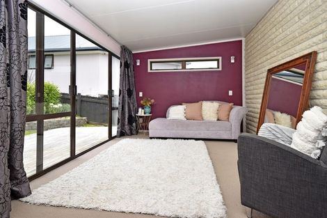 Photo of property in 4a Tower Hill, Stanmore Bay, Whangaparaoa, 0930
