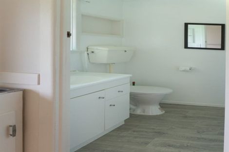 Photo of property in 4/19 Montana Avenue, Murrays Bay, Auckland, 0630