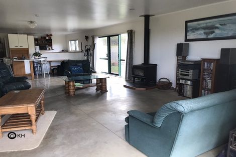 Photo of property in 133 Hanham Road, Kumeu, 0891