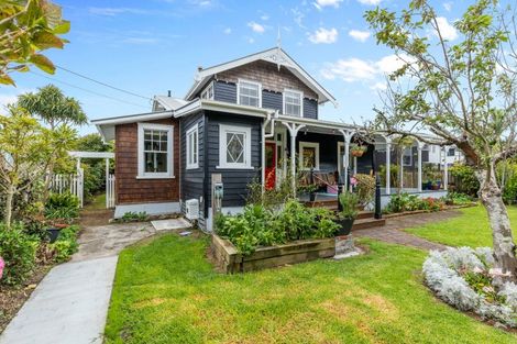 Photo of property in 112a Hine Street, New Plymouth, 4310
