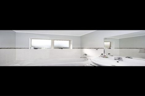 Photo of property in 12 Prado Drive, Pukekohe, 2120