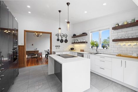 Photo of property in 13 Norfolk Rise, Waiuku, 2123