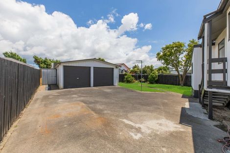 Photo of property in 4 Riverside Drive, Waiuku, 2123