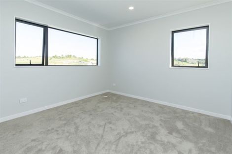 Photo of property in 104 Godfrey Drive, Orewa, 0931