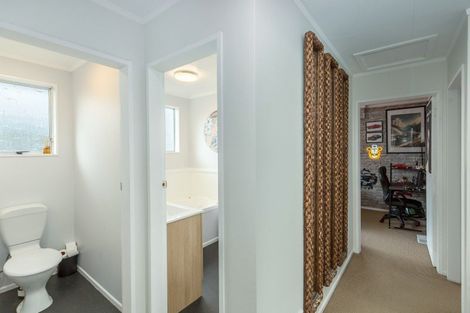 Photo of property in 14 Harvard Grove, Totara Park, Upper Hutt, 5018