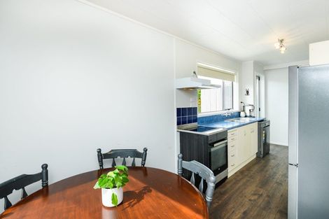 Photo of property in 32 Geraldine Crescent, Cloverlea, Palmerston North, 4412