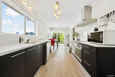 Photo of property in 15 Waari Avenue, Sunnyvale, Auckland, 0612
