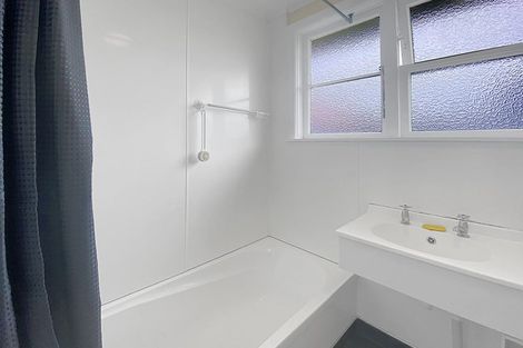 Photo of property in 4 Thames Street, Roslyn, Palmerston North, 4414