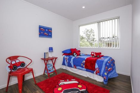 Photo of property in 8 Libra Street, Glen Eden, Auckland, 0602