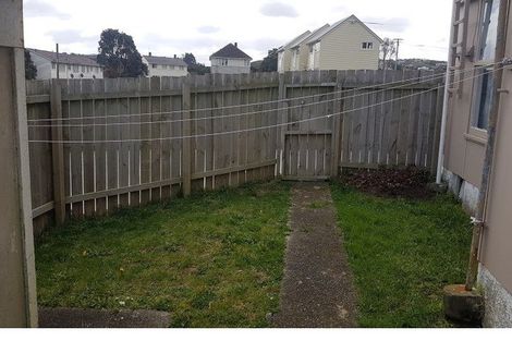 Photo of property in 5- 7 Hazard Grove, Cannons Creek, Porirua, 5024