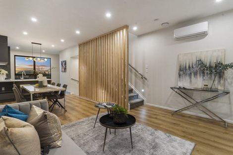 Photo of property in 2/14 Williamson Avenue, Belmont, Auckland, 0622