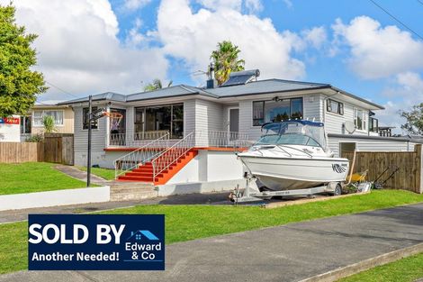 Photo of property in 18 Murray Road, Te Atatu Peninsula, Auckland, 0610