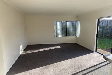 Photo of property in 21 Ashmere Lane, Weymouth, Auckland, 2103