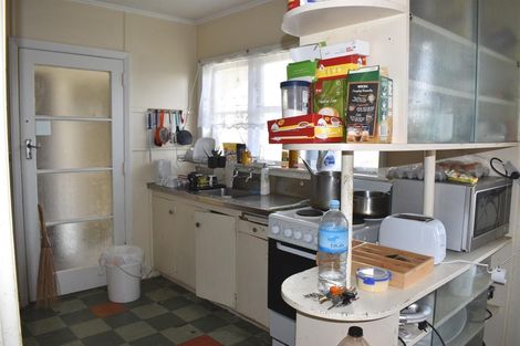 Photo of property in 84 Roberts Road, Te Atatu South, Auckland, 0610