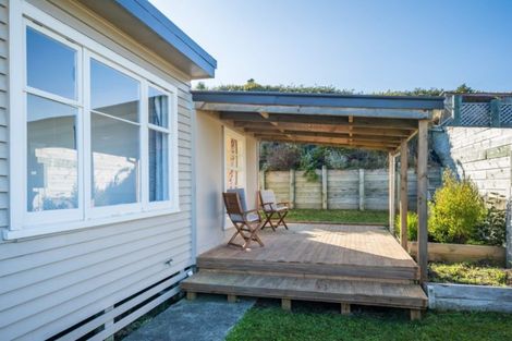 Photo of property in 12 Owhiti Street, Titahi Bay, Porirua, 5022