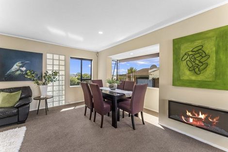 Photo of property in 37 Pigeon Mountain Road, Half Moon Bay, Auckland, 2012