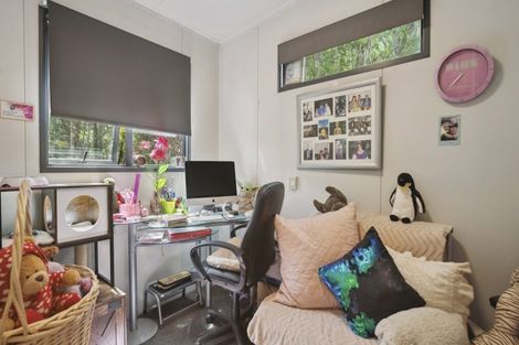 Photo of property in 2 Cowan Bay Road, Pohuehue, Warkworth, 0983