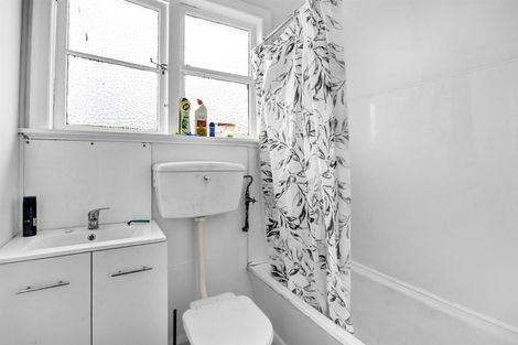 Photo of property in 210 South Road, Hawera, 4610