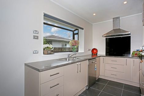 Photo of property in 30 Riverside Drive, Waiuku, 2123