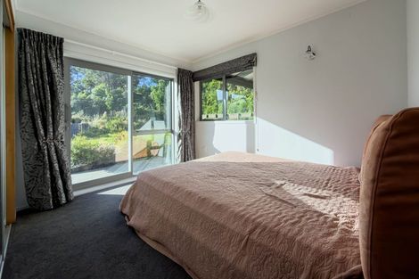 Photo of property in 252 Normandale Road, Normandale, Lower Hutt, 5010