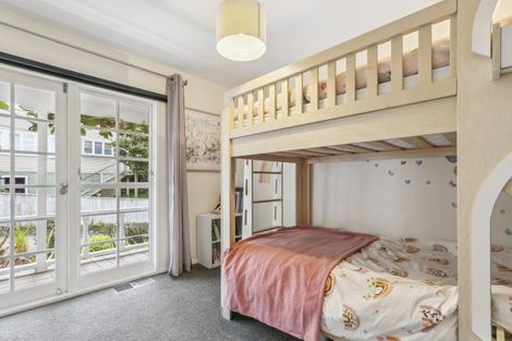 Photo of property in 22 Lucknow Terrace, Khandallah, Wellington, 6035