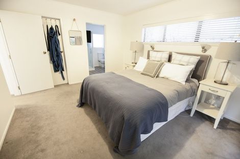 Photo of property in 72 Tauroa Road, Havelock North, 4130