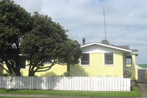 Photo of property in 6 Rangitake Drive, Spotswood, New Plymouth, 4310