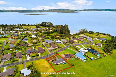 Photo of property in 21 Omana Avenue, Shelly Beach, Helensville, 0874