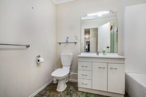 Photo of property in 49 Sandwick Drive, Weymouth, Auckland, 2103