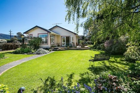 Photo of property in 33 Huntly Road, Outram, 9019