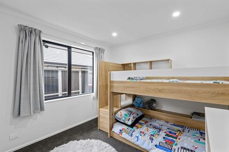 Photo of property in 19 Broadway Parade, Rolleston, 7615