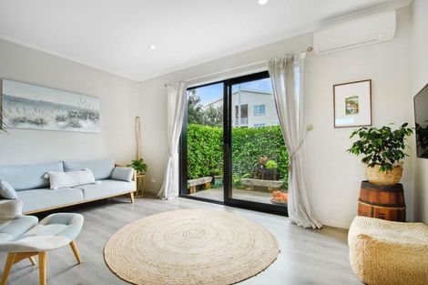 Photo of property in 7 Glidepath Road, Hobsonville, Auckland, 0616