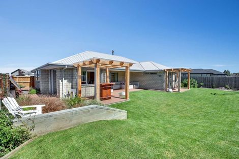 Photo of property in 6 Hunter Lane, Amberley, 7410