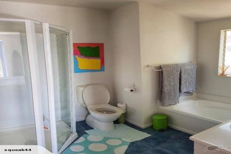 Photo of property in 17 Kopiko Way, Brooklyn, Wellington, 6021