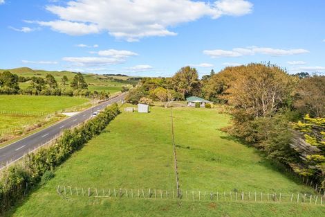Photo of property in 2133 Wiremu Road, Newall, New Plymouth, 4381