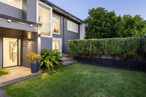 Photo of property in 131 Churchill Road, Rothesay Bay, Auckland, 0630