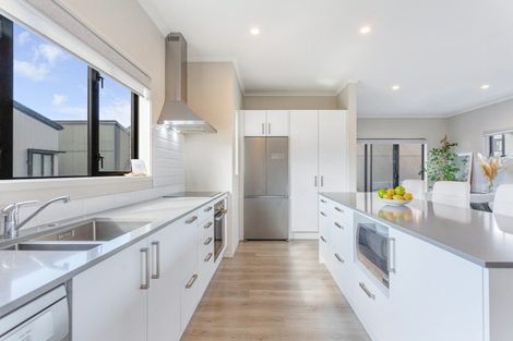 Photo of property in 37 Kerewhenua Crescent, Hobsonville, Auckland, 0616