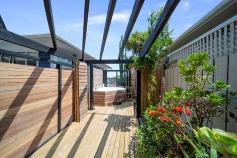 Photo of property in 14 Mount View Place, Spotswood, New Plymouth, 4310