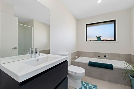 Photo of property in 14 Hebbard Court, Albert Town, Wanaka, 9305