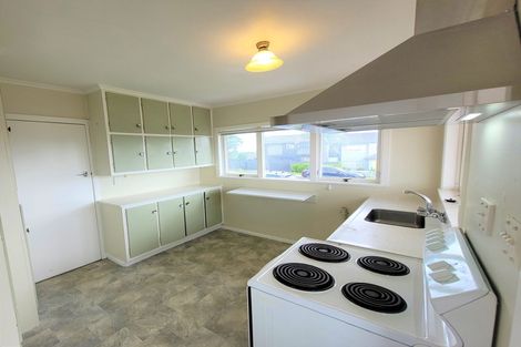 Photo of property in 1 Marsh Avenue, Forrest Hill, Auckland, 0620
